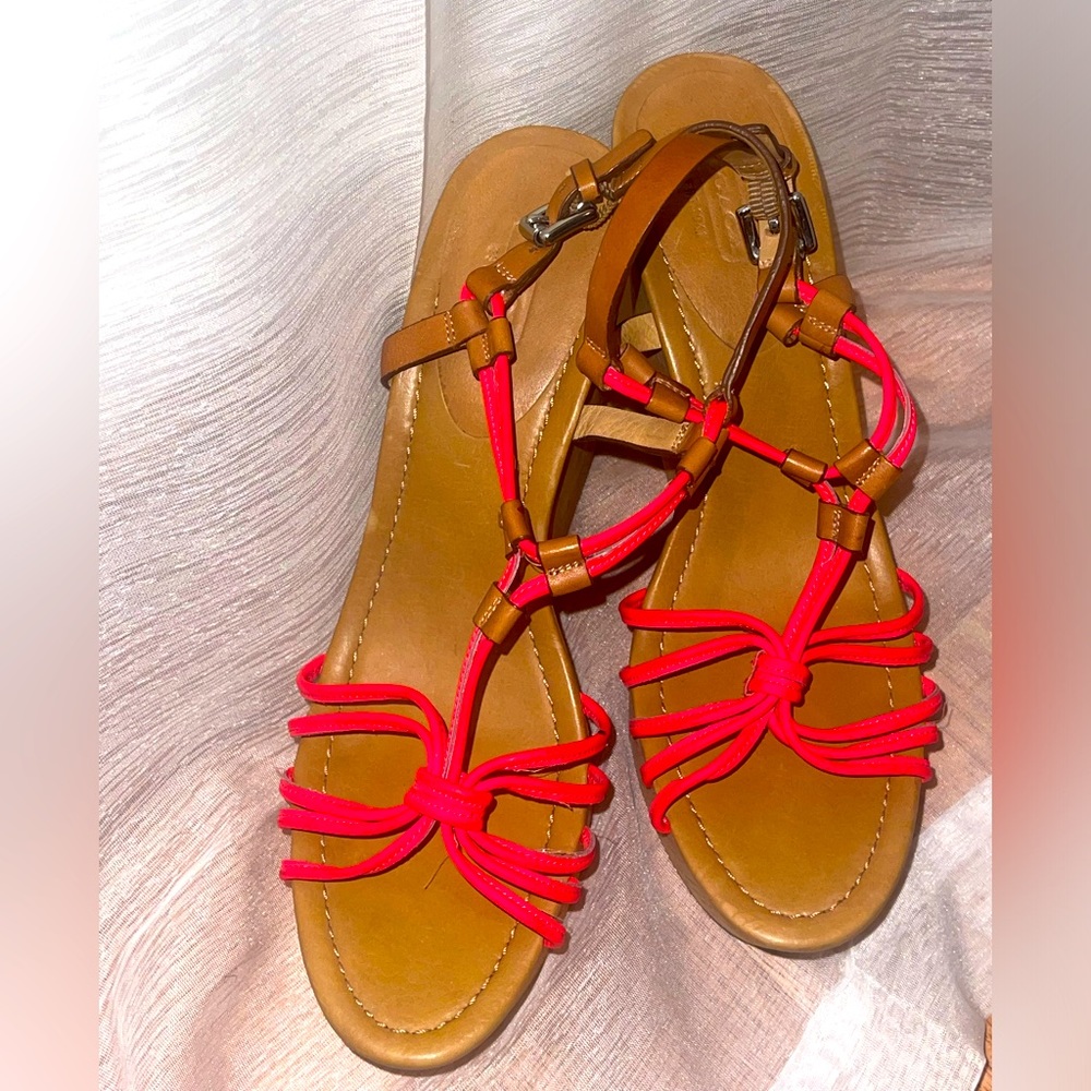 Women’s wedge 💓 coach
